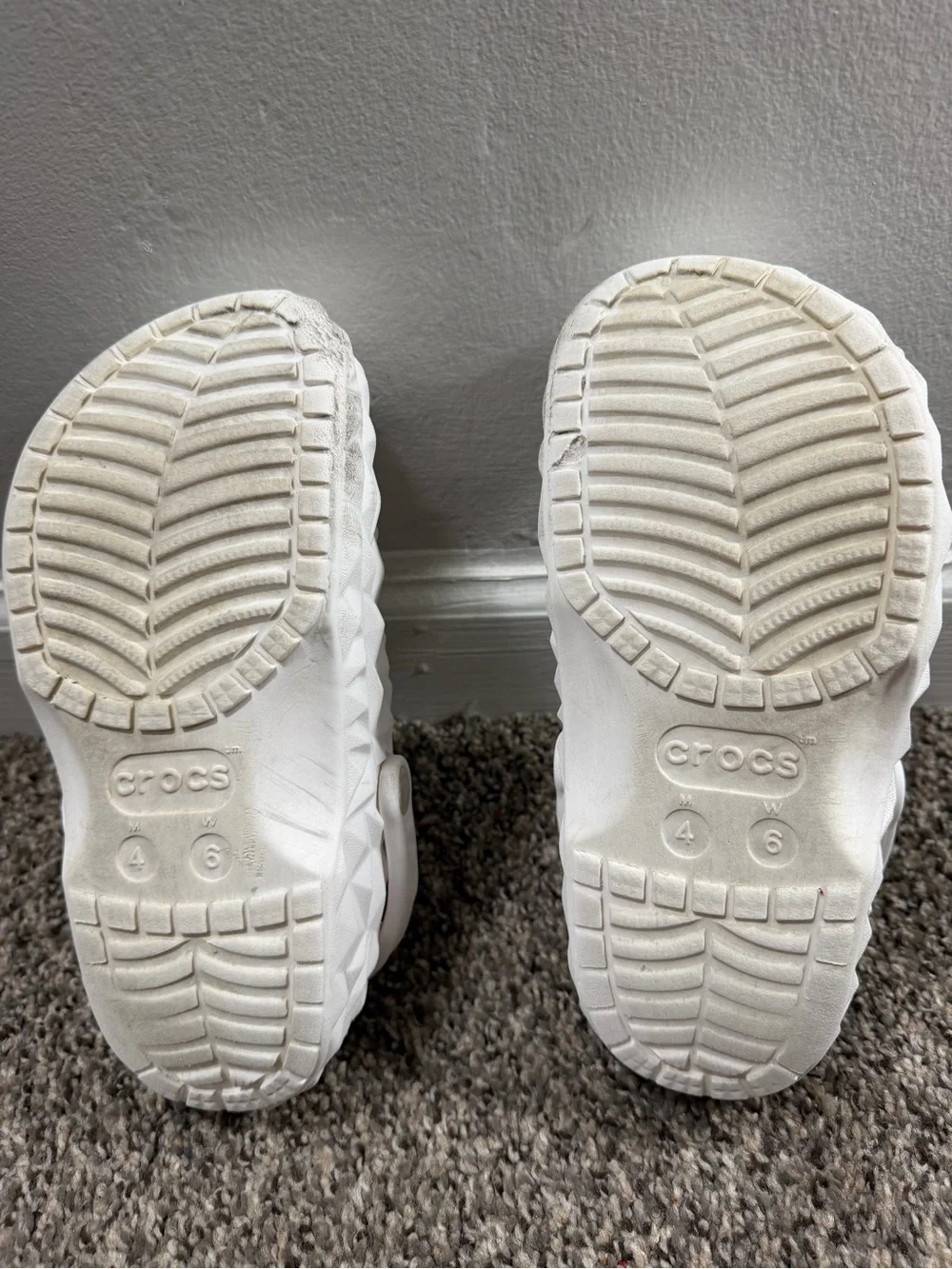 CROCS Kids White Textured Geometric Clog